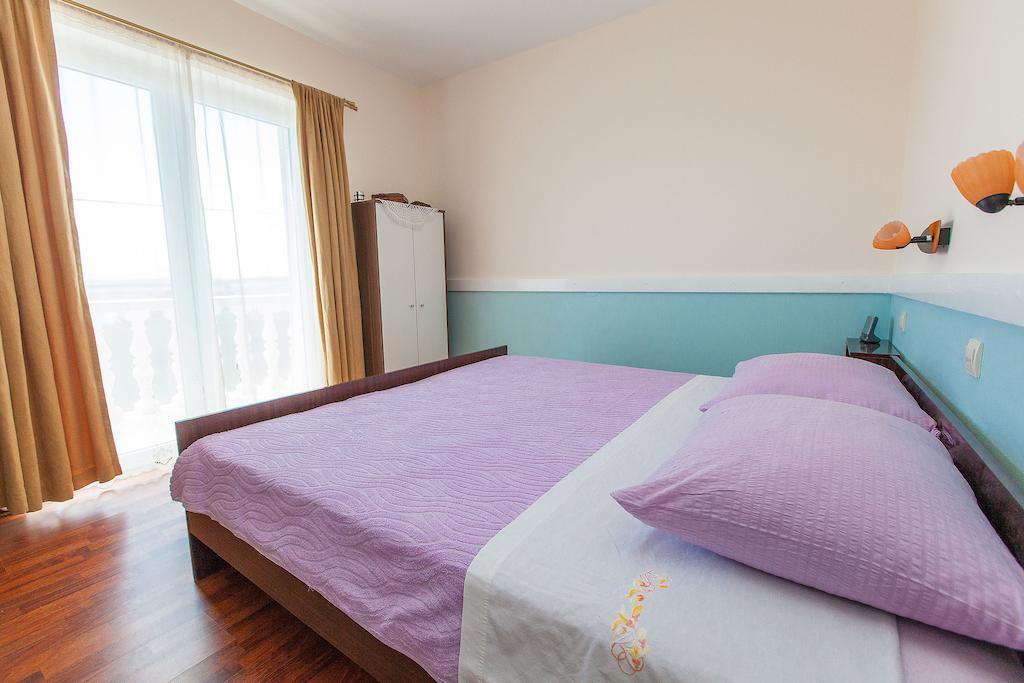 Apartments Villa Americana Jadranovo Bilik gambar